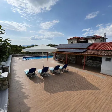 Arcadia Private Pool And Tennis Court