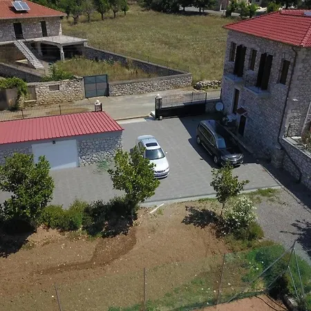 Arcadia Private Pool And Tennis Court